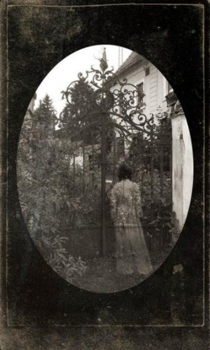 Recurring dreams with people of the past (dead or not)